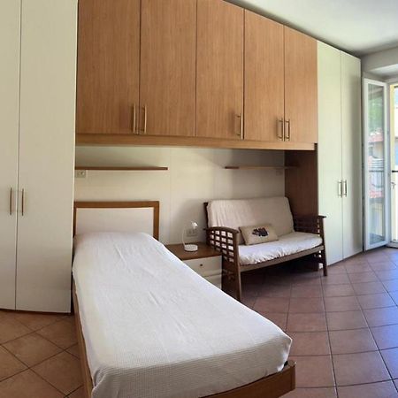 Lecco Only Females Guest House מראה חיצוני תמונה