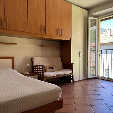 Lecco Only Females Guest House מראה חיצוני תמונה